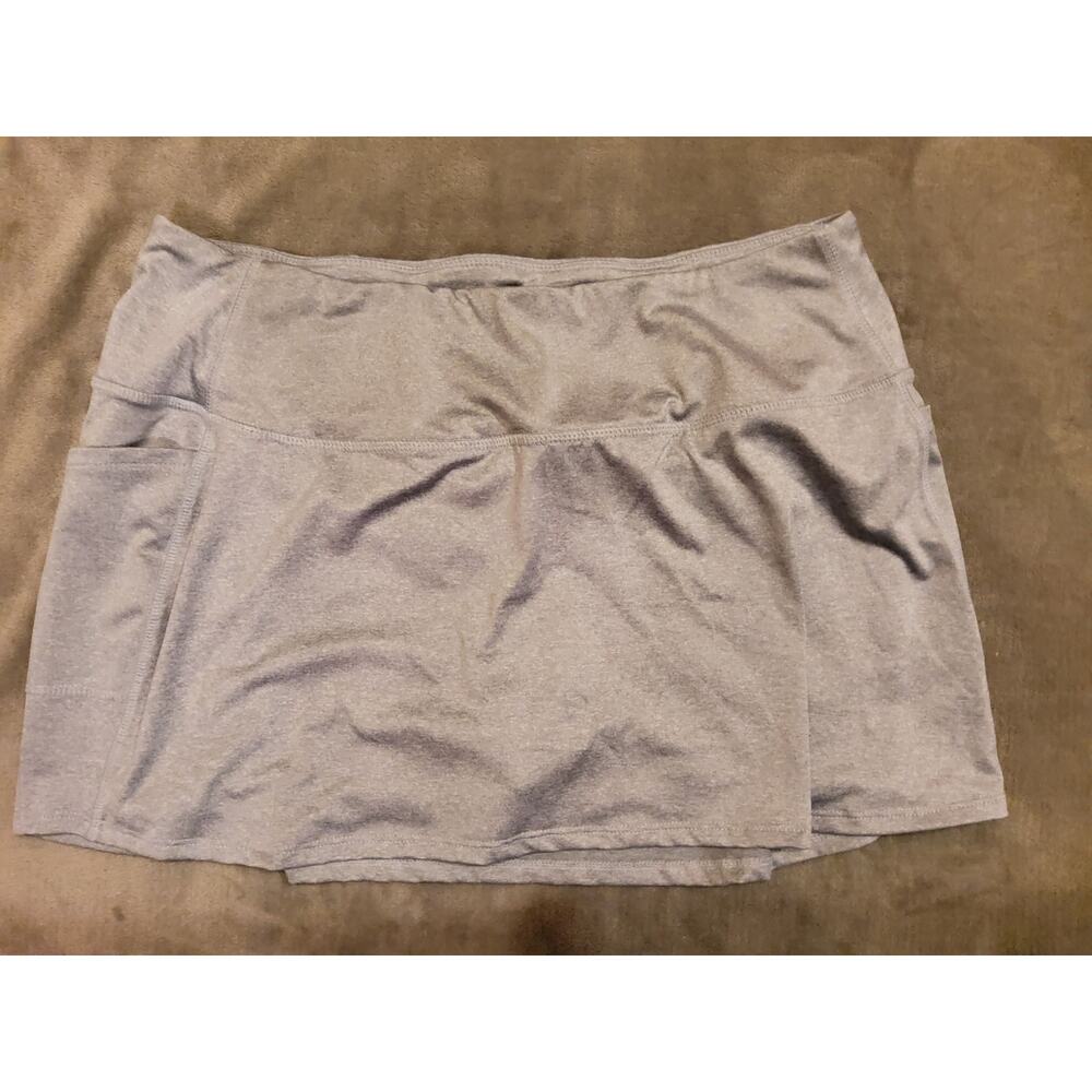 #569 Excellent Pre-Loved Etonic Gray Everyday Skorts Size L
